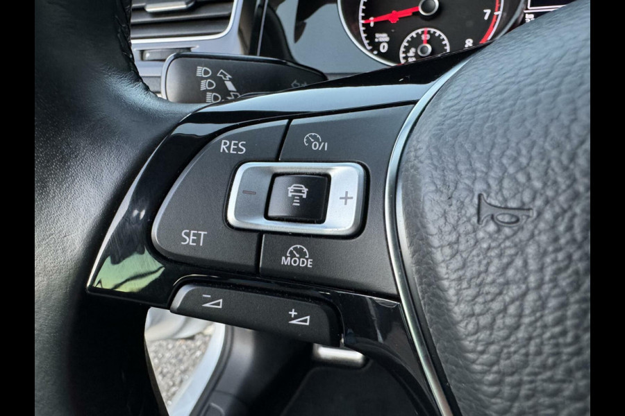 Volkswagen Golf 1.0 TSI Sound 110pk DSG ACC Navi CarPlay Stlvw PDC