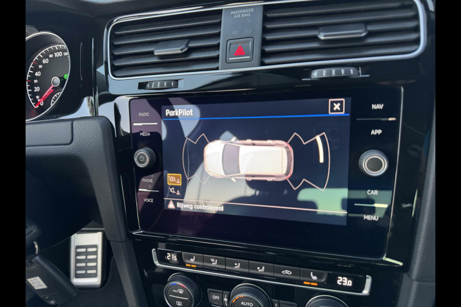 Volkswagen Golf 1.0 TSI Sound 110pk DSG ACC Navi CarPlay Stlvw PDC