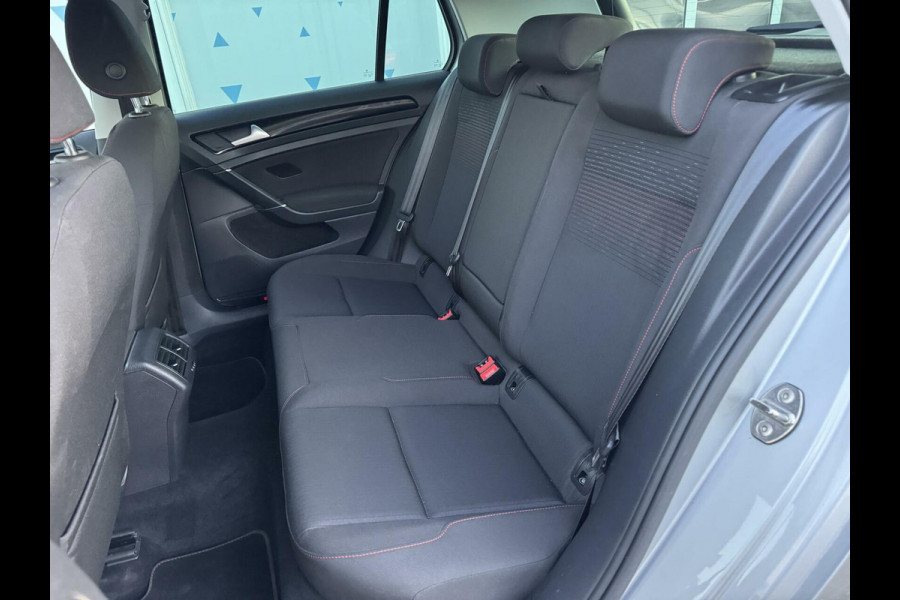 Volkswagen Golf 1.0 TSI Sound 110pk DSG ACC Navi CarPlay Stlvw PDC