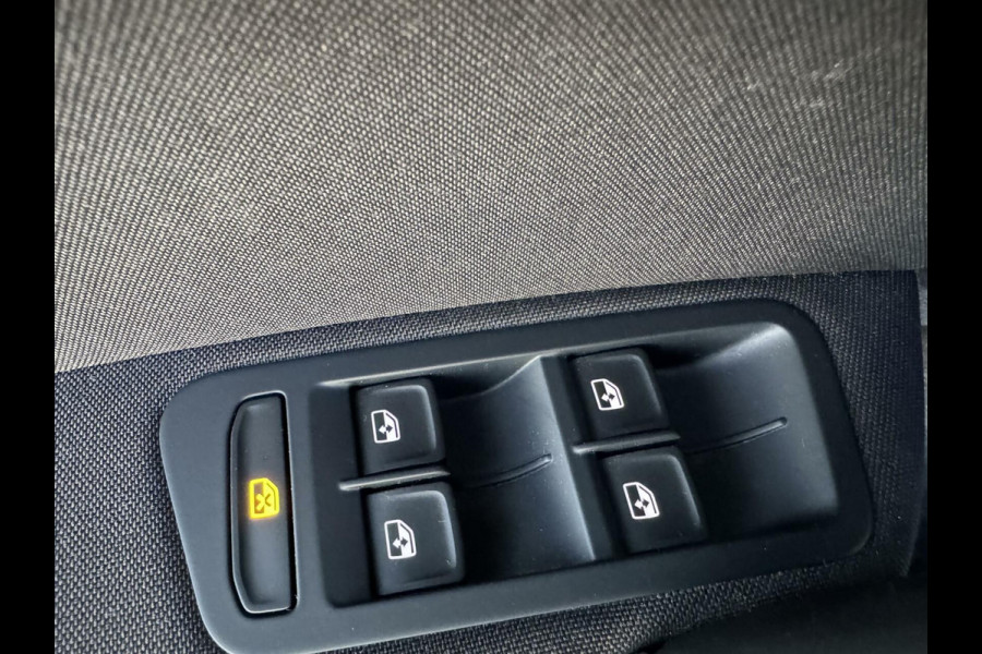 Volkswagen Golf 1.0 TSI Sound 110pk DSG ACC Navi CarPlay Stlvw PDC