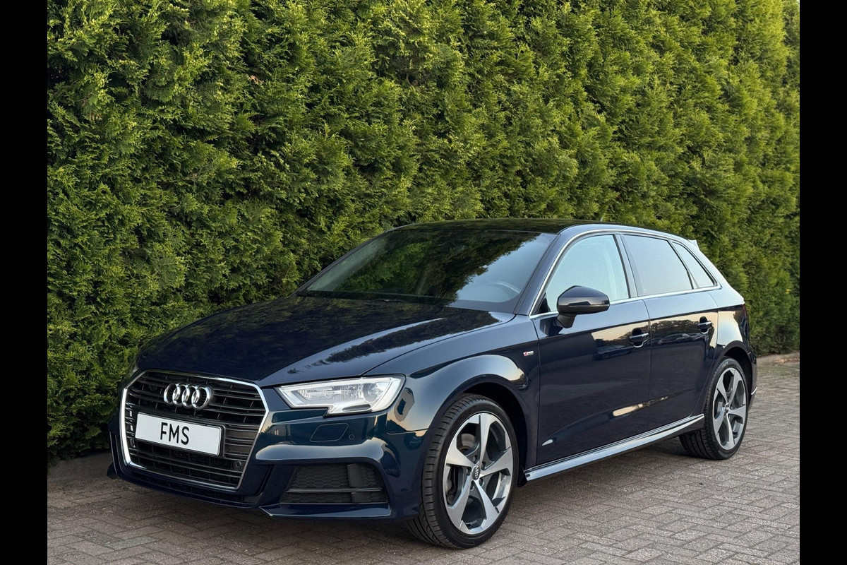 Audi A3 Sportback 35 TDI 3x S-Line Panorama CarPlay Camera Audi A3 Sportback 35 TDI 3x S-Line Panorama CarPlay Camera