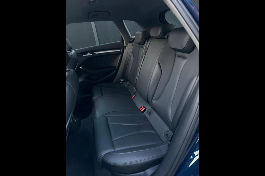 Audi A3 Sportback 35 TDI 3x S-Line Panorama CarPlay Camera