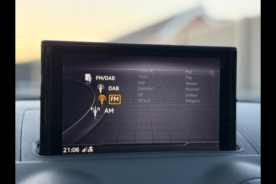 Audi A3 Sportback 35 TDI 3x S-Line Panorama CarPlay Camera
