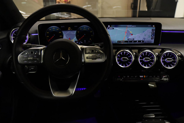 Mercedes-Benz A-Klasse 220 AMG Pano/Memory/Sfeer/Camera/Laneassist/BOMVOL