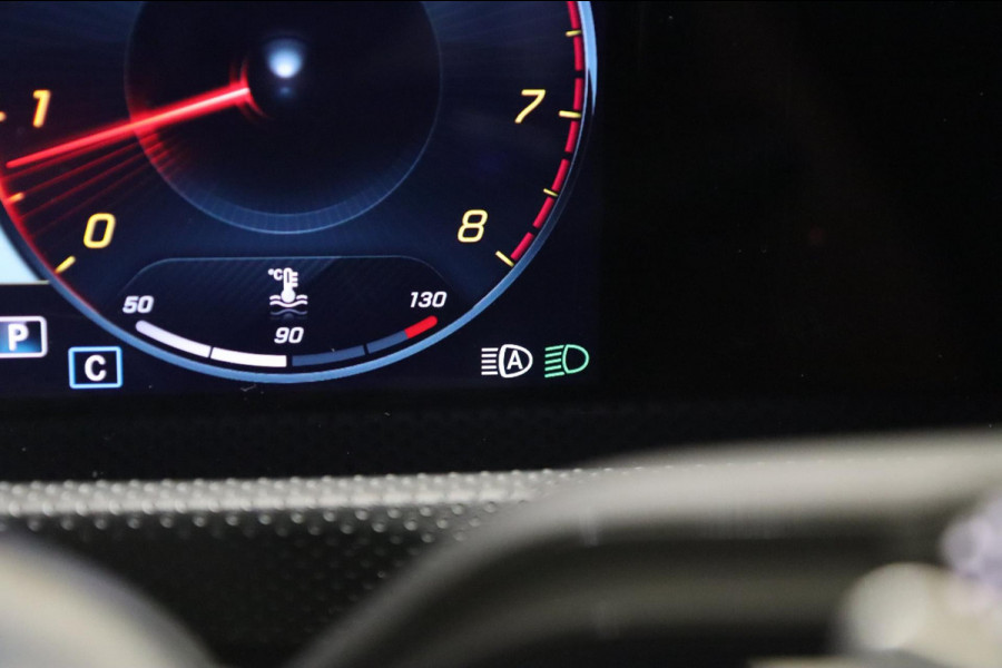 Mercedes-Benz A-Klasse 220 AMG Pano/Memory/Sfeer/Camera/Laneassist/BOMVOL