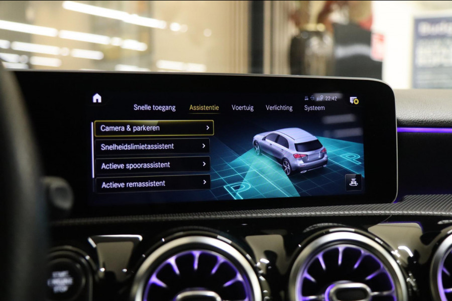 Mercedes-Benz A-Klasse 220 AMG Pano/Memory/Sfeer/Camera/Laneassist/BOMVOL