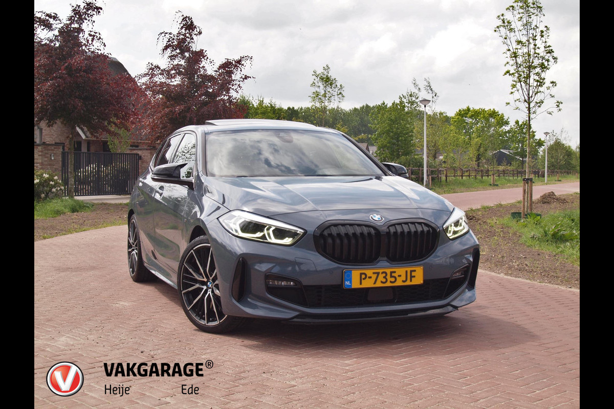 BMW 1-serie 120i Business Edition | Panoramadak | Camera | Apple Carplay | M-pakket | Schaalstoelen | BMW 1-serie 120i Business Edition | Panoramadak | Camera | Apple Carplay | M-pakket | Schaalstoelen |
