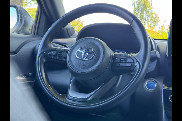 Toyota Yaris Cross 1.5 Hybrid Dynamic, achteruitrijcamera, winter pakket, 17 inch, extra getint glas,climaat control
