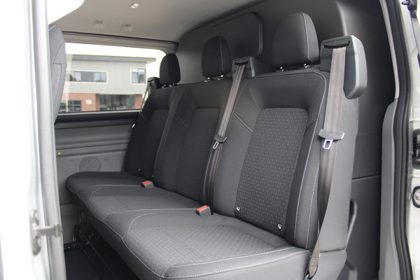 Ford Transit Custom 320 2.0 TDCI L2H1 Trend DC 150 pk - LED Koplampen - 5 Zits - 2x Schuifdeur - Stoelverwarming - Privacyglass