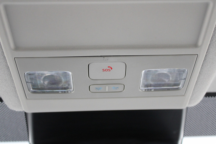 Ford Transit Custom 320 2.0 TDCI L2H1 Trend DC 150 pk - LED Koplampen - 5 Zits - 2x Schuifdeur - Stoelverwarming - Privacyglass