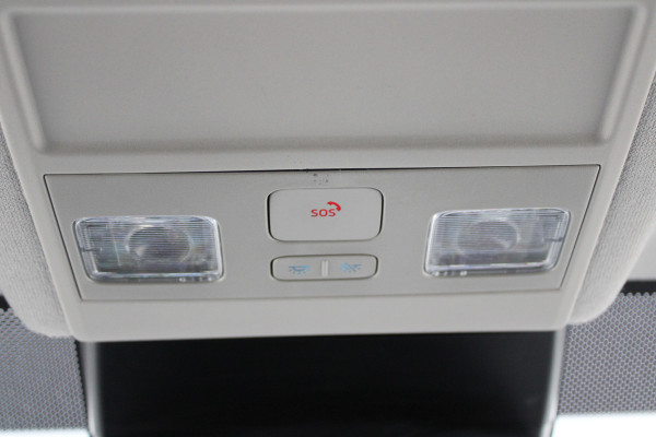 Ford Transit Custom 320 2.0 TDCI L2H1 Trend DC 150 pk - LED Koplampen - 5 Zits - 2x Schuifdeur - Stoelverwarming - Privacyglass