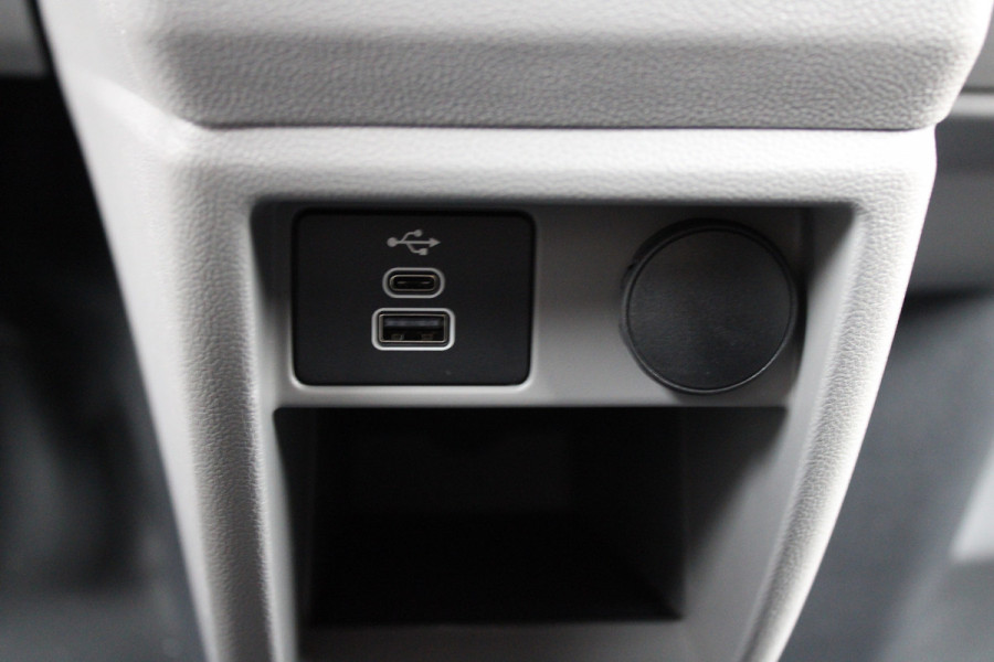 Ford Transit Custom 320 2.0 TDCI L2H1 Trend DC 150 pk - LED Koplampen - 5 Zits - 2x Schuifdeur - Stoelverwarming - Privacyglass