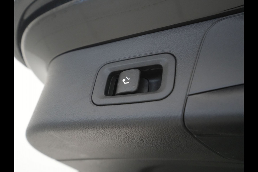 Mercedes-Benz B-Klasse 250 e Business Solution AMG Limited Panorama BurmesterSound Carplay Stoelverwarming Ambient Lighting 228