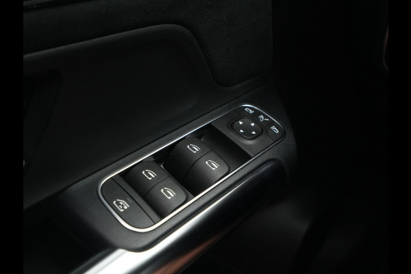 Mercedes-Benz B-Klasse 250 e Business Solution AMG Limited Panorama BurmesterSound Carplay Stoelverwarming Ambient Lighting 228