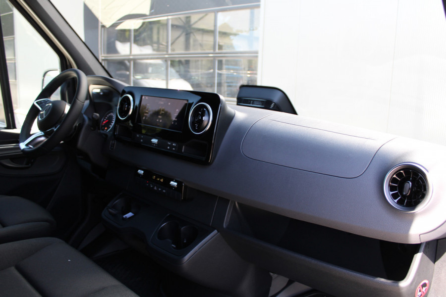 Mercedes-Benz Sprinter 317CDI L2H2 Select - LED - Mbux 10 - 3.5t Trekhaak - Geveerde Stoel - Betimmering - Camera - Carplay - Blind spot - Cruise - Rij