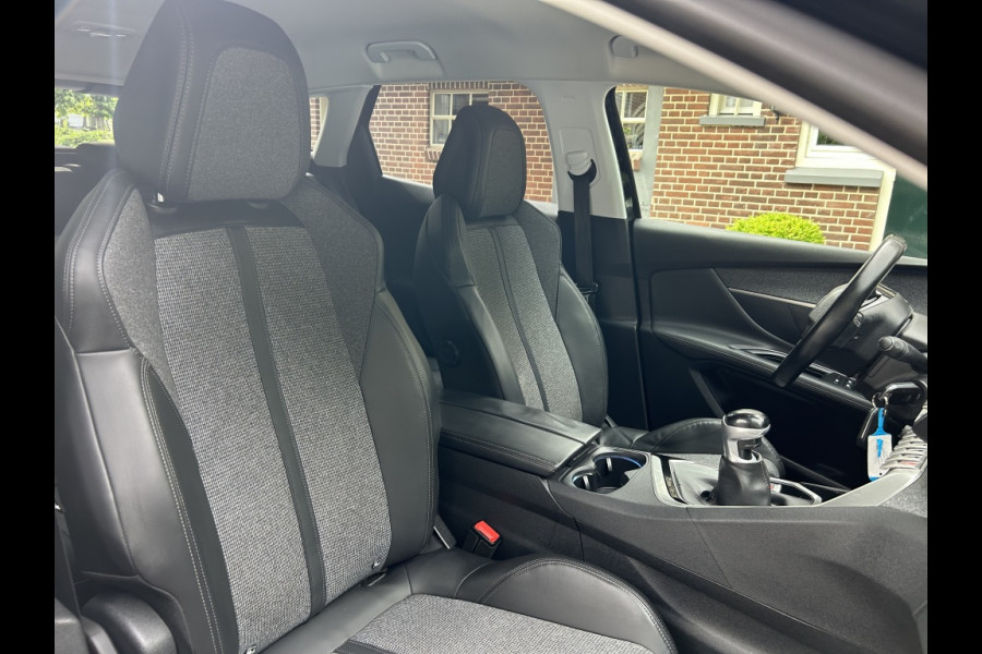 Peugeot 3008 1.2 130pk Allure Carplay, Trekhaak