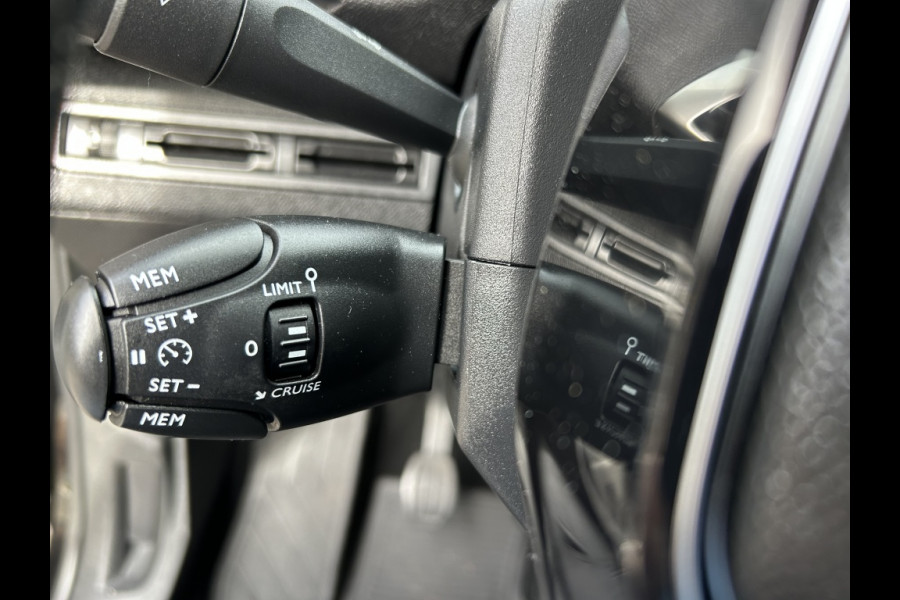 Peugeot 3008 1.2 130pk Allure Carplay, Trekhaak