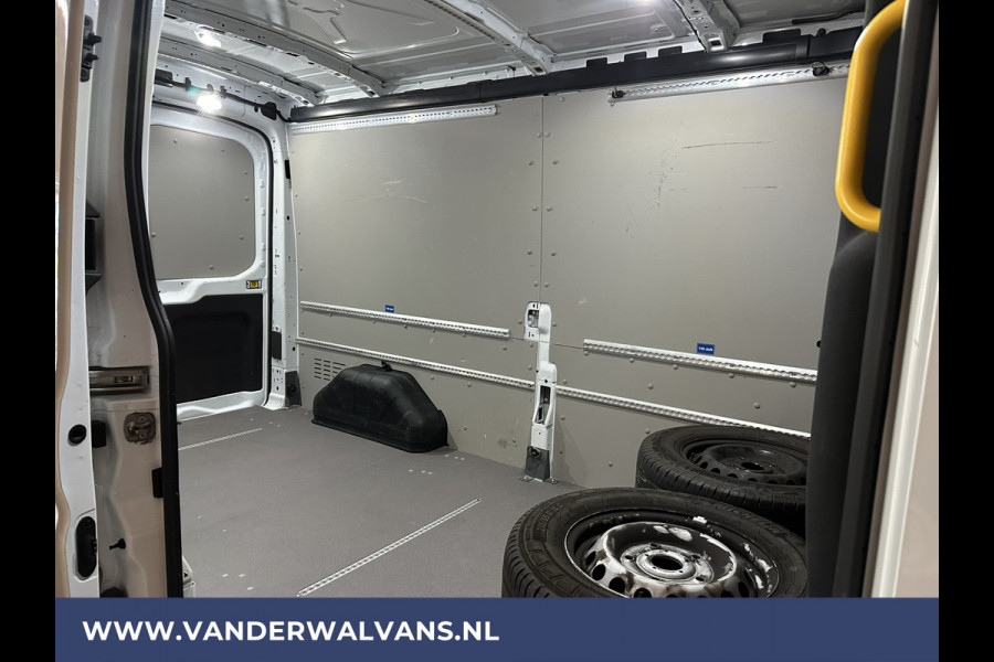 Ford Transit 2.0TDCI 131pk L3H2 Euro6 Airco | Camera | Stoelverwarming | Navigatie | Cruisecontrol | Parkeersensoren Verwarmde voorruit, Bijrijdersbank