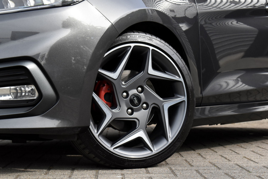 Ford Fiesta 1.5 ST-3 200pk | Recaro Seats | Camera | B&O Audio | Stuur + Stoelverwarming | CarPlay | Orig. NL |