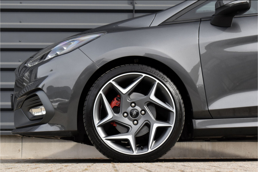 Ford Fiesta 1.5 ST-3 200pk | Recaro Seats | Camera | B&O Audio | Stuur + Stoelverwarming | CarPlay | Orig. NL |