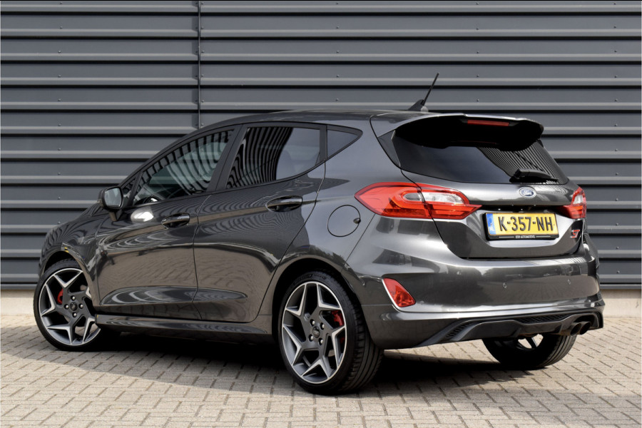 Ford Fiesta 1.5 ST-3 200pk | Recaro Seats | Camera | B&O Audio | Stuur + Stoelverwarming | CarPlay | Orig. NL |