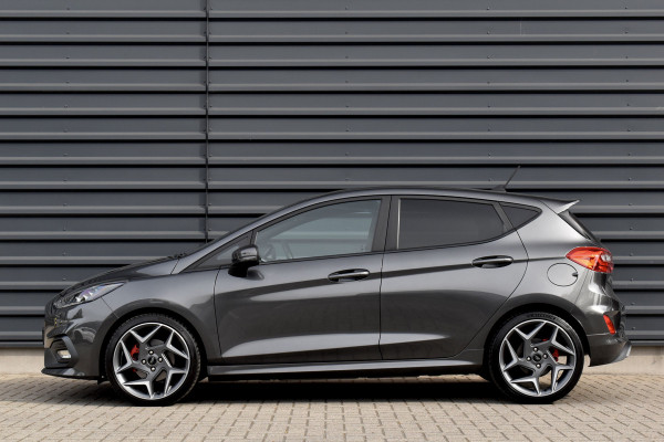 Ford Fiesta 1.5 ST-3 200pk | Recaro Seats | Camera | B&O Audio | Stuur + Stoelverwarming | CarPlay | Orig. NL |