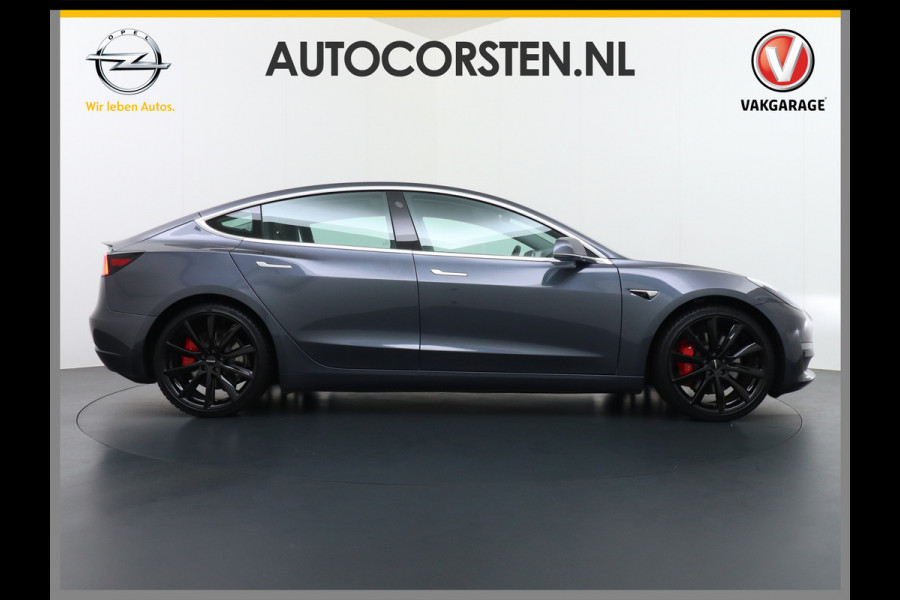 Tesla Model 3 Performance AWD 513pk 0-100 in 3,4 sec! Lmv-20" FSD-Comp.3 AutoPilot Carbon-Spoiler Premium-HiFi Pano.dak Camera Leer Adaptive-C Camera Navi LED ACC DAB Voorverwarmen interieur en Keyless via App One-Pedal-Drive Rode Remklauwen Origineel Nederlandse auto! Nieuwprijs €65.680 Garantie op Accu/Motor tot 21-12-2027 max 192.000km