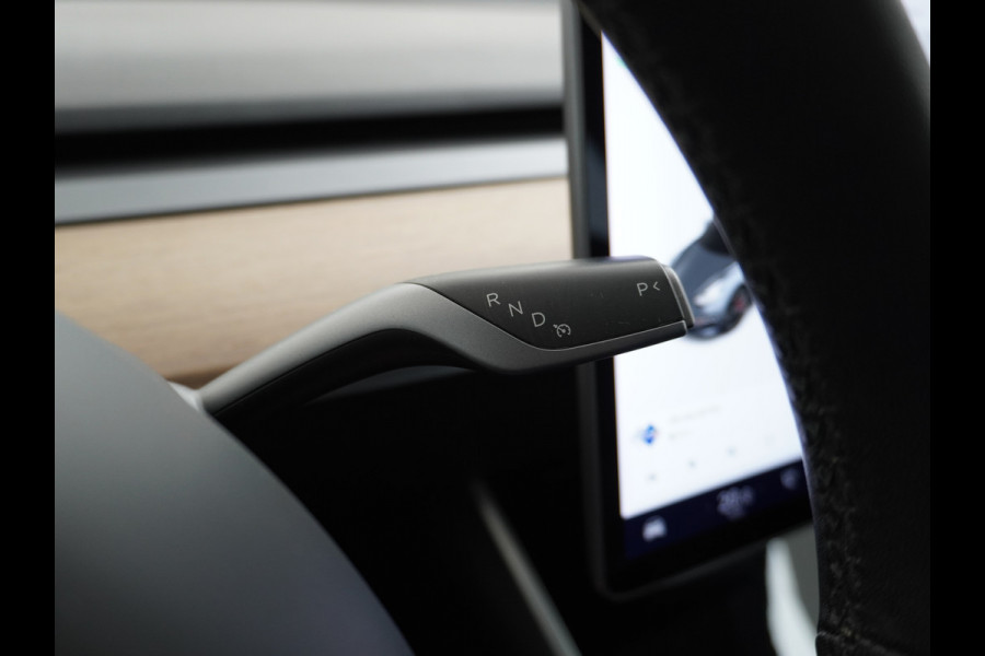 Tesla Model 3 Performance AWD 513pk 0-100 in 3,4 sec! Lmv-20" FSD-Comp.3 AutoPilot Carbon-Spoiler Premium-HiFi Pano.dak Camera Leer Adaptive-C Camera Navi LED ACC DAB Voorverwarmen interieur en Keyless via App One-Pedal-Drive Rode Remklauwen Origineel Nederlandse auto! Nieuwprijs €65.680 Garantie op Accu/Motor tot 21-12-2027 max 192.000km