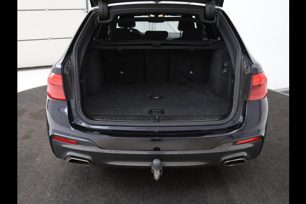 BMW 5 Serie Touring 540i xDrive High Executive | Head-Up Display | Sfeerverlichting | Trekhaak | achteruitrijcamera | Cruise Control | Navigatie | Stoelverwarming | LMV 18