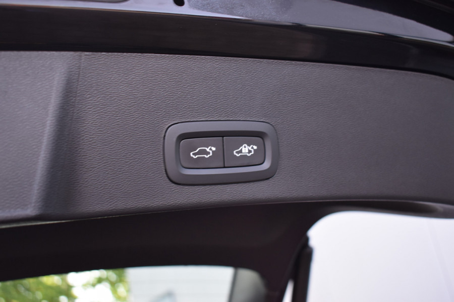 Volvo XC40 T4 211 PK Automaat Plug-in hybrid Ultimate Bright | H&K | ACC | 360 Camera | Glazen dak | Leder | Elektr. stoel | Stuurverwarming