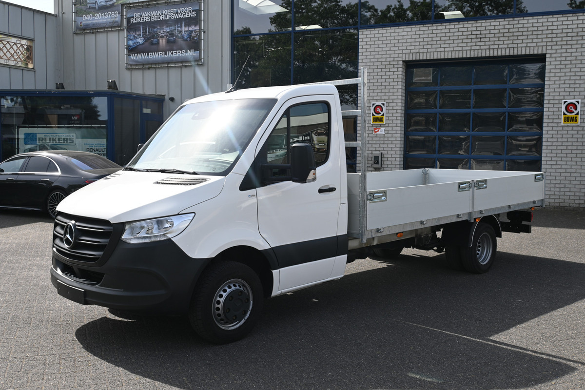 Mercedes-Benz Sprinter 514 CDI L3 Open laadbak Airco, Geveerde stoel, MBUX met Apple Carplay / Android Auto Mercedes-Benz Sprinter 514 CDI L3 Open laadbak Airco, Geveerde stoel, MBUX met Apple Carplay / Android Auto