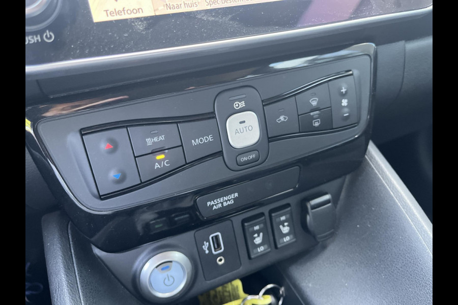 Nissan Leaf Electric 40kWh N-Connecta | Navigatie