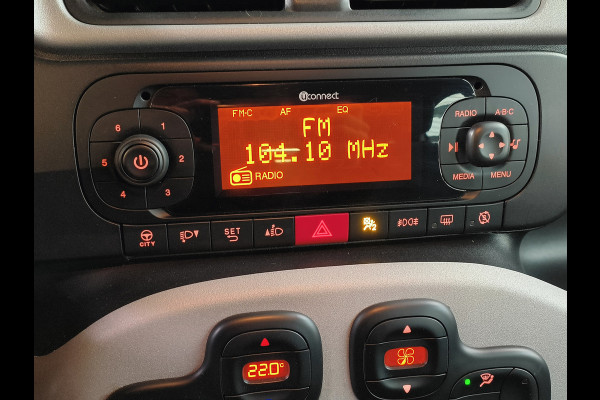 Fiat Panda 1.0 Hybrid City Cross Rijklaar + 12 maanden Bovag-garantie Henk Jongen Auto's in Helmond,  al 50 jaar service zoals 't hoort!