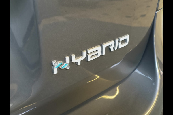 Fiat Panda 1.0 Hybrid City Cross Rijklaar + 12 maanden Bovag-garantie Henk Jongen Auto's in Helmond,  al 50 jaar service zoals 't hoort!