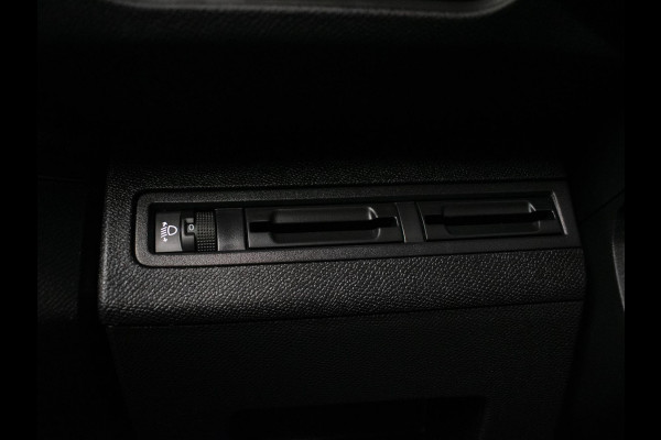 Peugeot 3008 1.2 PureTech Allure Sport (APPLE CARPLAY,NAVI,CRUISE,LED,CAMERA,LEDER,CLIMATE,SFEERVERLICHTING,TREKHAAK,NETTE STAAT)