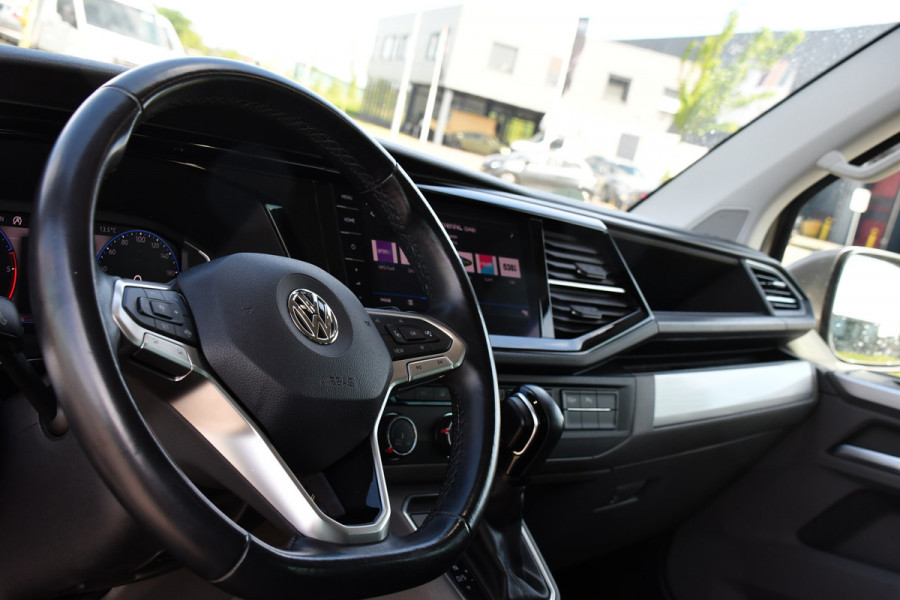 Volkswagen Transporter 2.0 TDI L2H1 30 DC Bulli Virtual, Adaptieve Cruise, Carplay, LED, Automaat, Trekhaak, 150PK, Sensoren, Uniek!