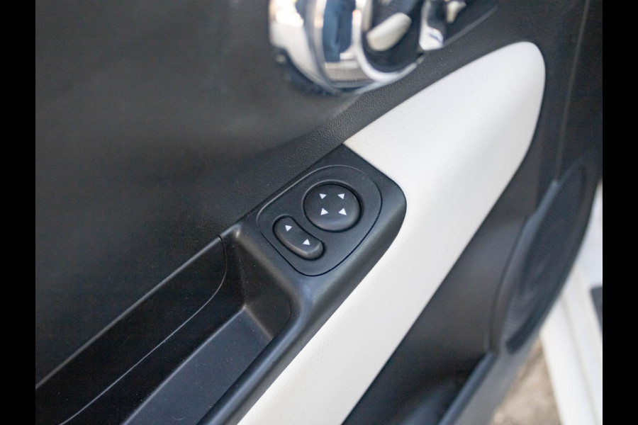 Fiat 500 Hybrid Dolcevita | Airco | Cruise | 15" | Schuif/Kanteldak | PDC