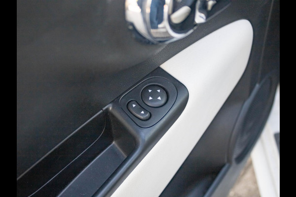 Fiat 500 Hybrid Dolcevita | Airco | Cruise | 15" | Schuif/Kanteldak | PDC