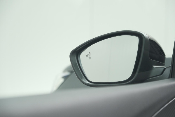 Peugeot 2008 PureTech 130 EAT8 GT | 360 Camera | Stoelmassage | Adaptieve Cruise Control | Dodehoekdetectie