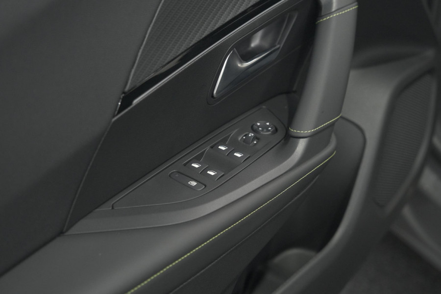 Peugeot 2008 PureTech 130 EAT8 GT | 360 Camera | Stoelmassage | Adaptieve Cruise Control | Dodehoekdetectie