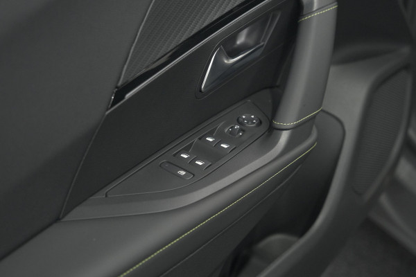 Peugeot 2008 PureTech 130 EAT8 GT | 360 Camera | Stoelmassage | Adaptieve Cruise Control | Dodehoekdetectie