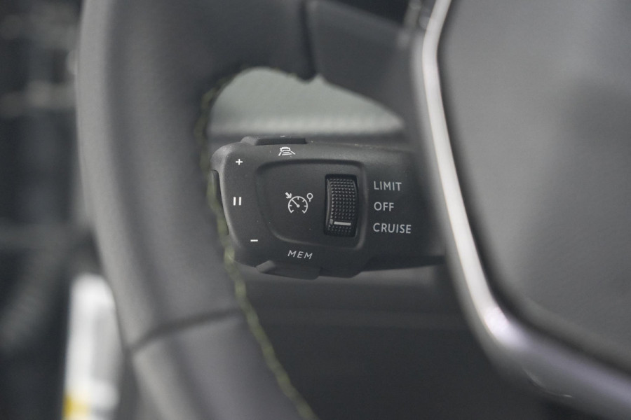 Peugeot 2008 PureTech 130 EAT8 GT | 360 Camera | Stoelmassage | Adaptieve Cruise Control | Dodehoekdetectie