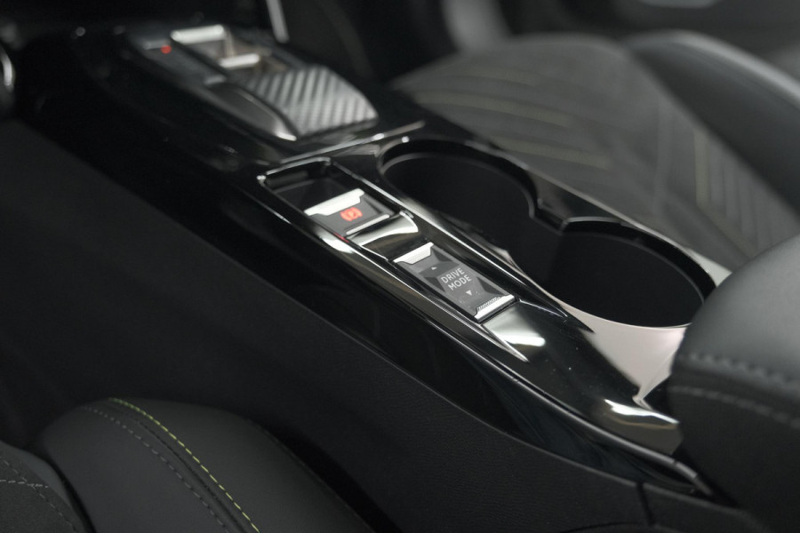 Peugeot 2008 PureTech 130 EAT8 GT | 360 Camera | Stoelmassage | Adaptieve Cruise Control | Dodehoekdetectie