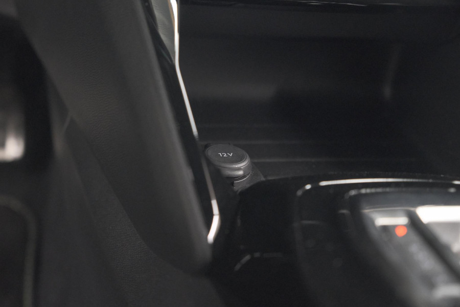 Peugeot 2008 PureTech 130 EAT8 GT | 360 Camera | Stoelmassage | Adaptieve Cruise Control | Dodehoekdetectie
