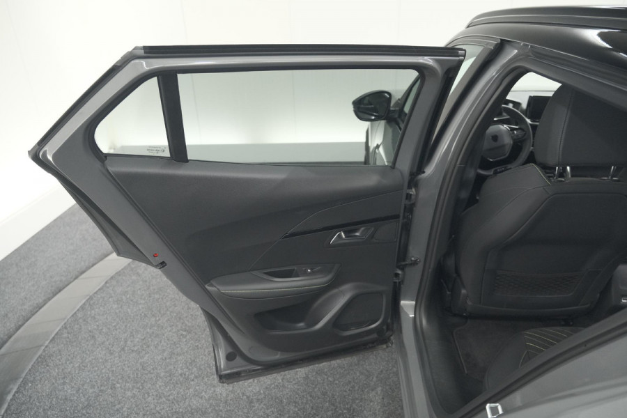 Peugeot 2008 PureTech 130 EAT8 GT | 360 Camera | Stoelmassage | Adaptieve Cruise Control | Dodehoekdetectie