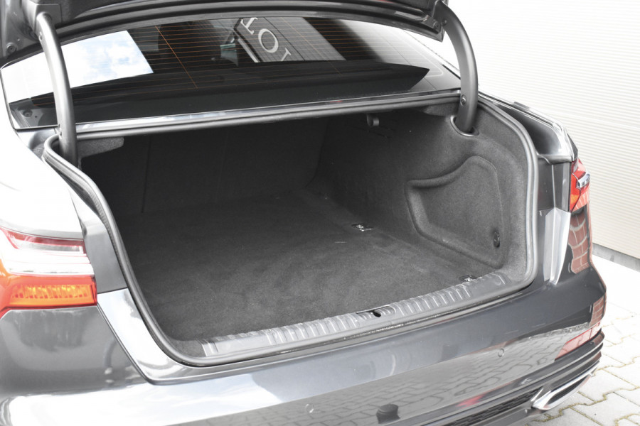 Audi A6 Limousine 45 TFSI S Line Edition | Trekhaak wegklapbaar | Camera | 20" Velgen | Memory Seats | Stoelverwarming | Orig. NL |