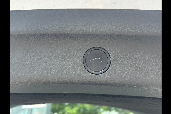 Tesla Model Y Long Range AWD 75 kWh AUTOPILOT | TREKHAAK AFNEEMBAAR | TESLA GARANTIE T/M 4-2027