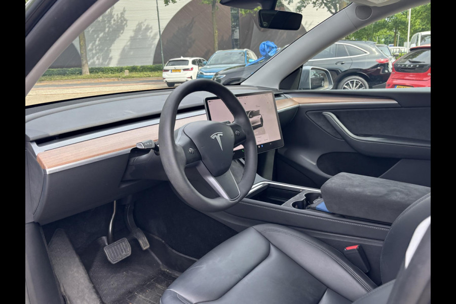 Tesla Model Y Long Range AWD 75 kWh AUTOPILOT | TREKHAAK AFNEEMBAAR | TESLA GARANTIE T/M 4-2027