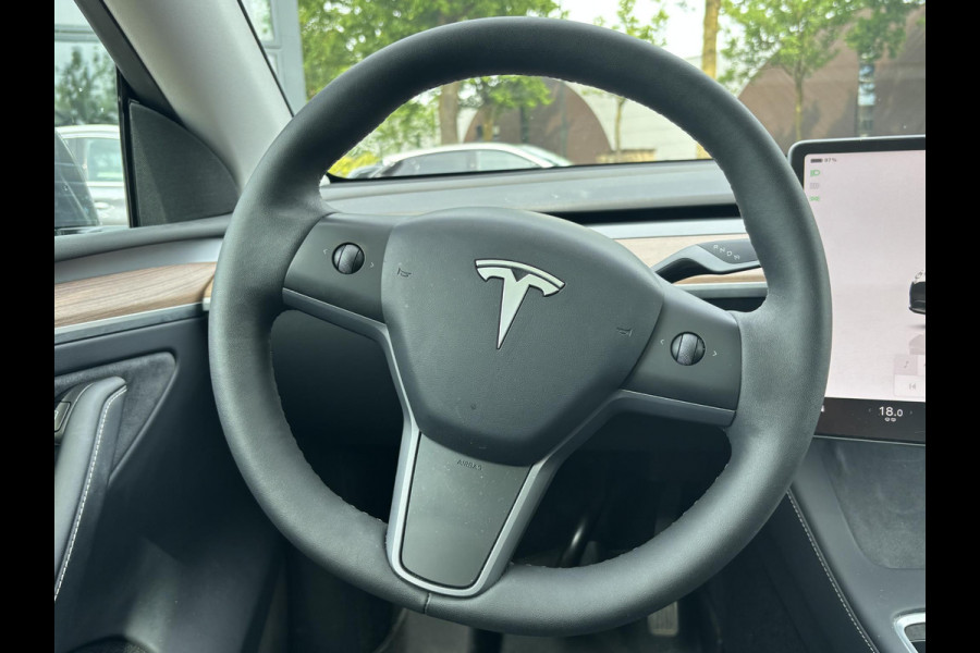 Tesla Model Y Long Range AWD 75 kWh AUTOPILOT | TREKHAAK AFNEEMBAAR | TESLA GARANTIE T/M 4-2027