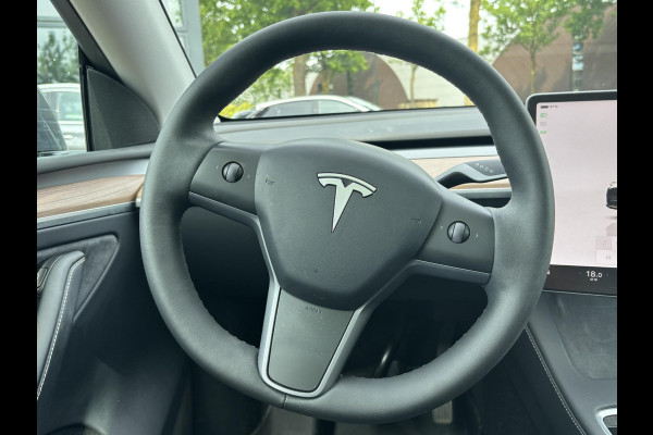 Tesla Model Y Long Range AWD 75 kWh AUTOPILOT | TREKHAAK AFNEEMBAAR | TESLA GARANTIE T/M 4-2027
